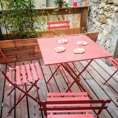 Maison De Village Meublee Avec Terrasse Donzère エクステリア 写真